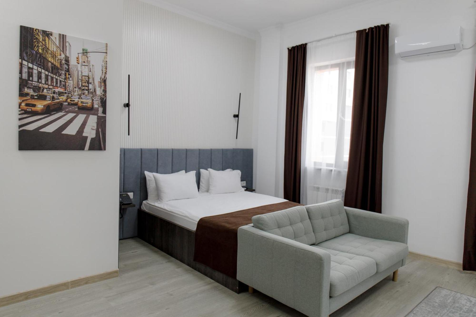 Infinity Plaza Block 1 Hotel Atyraū Exterior foto