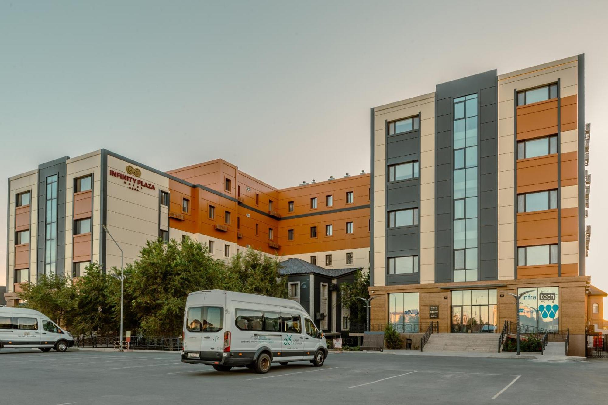 Infinity Plaza Block 1 Hotel Atyraū Exterior foto